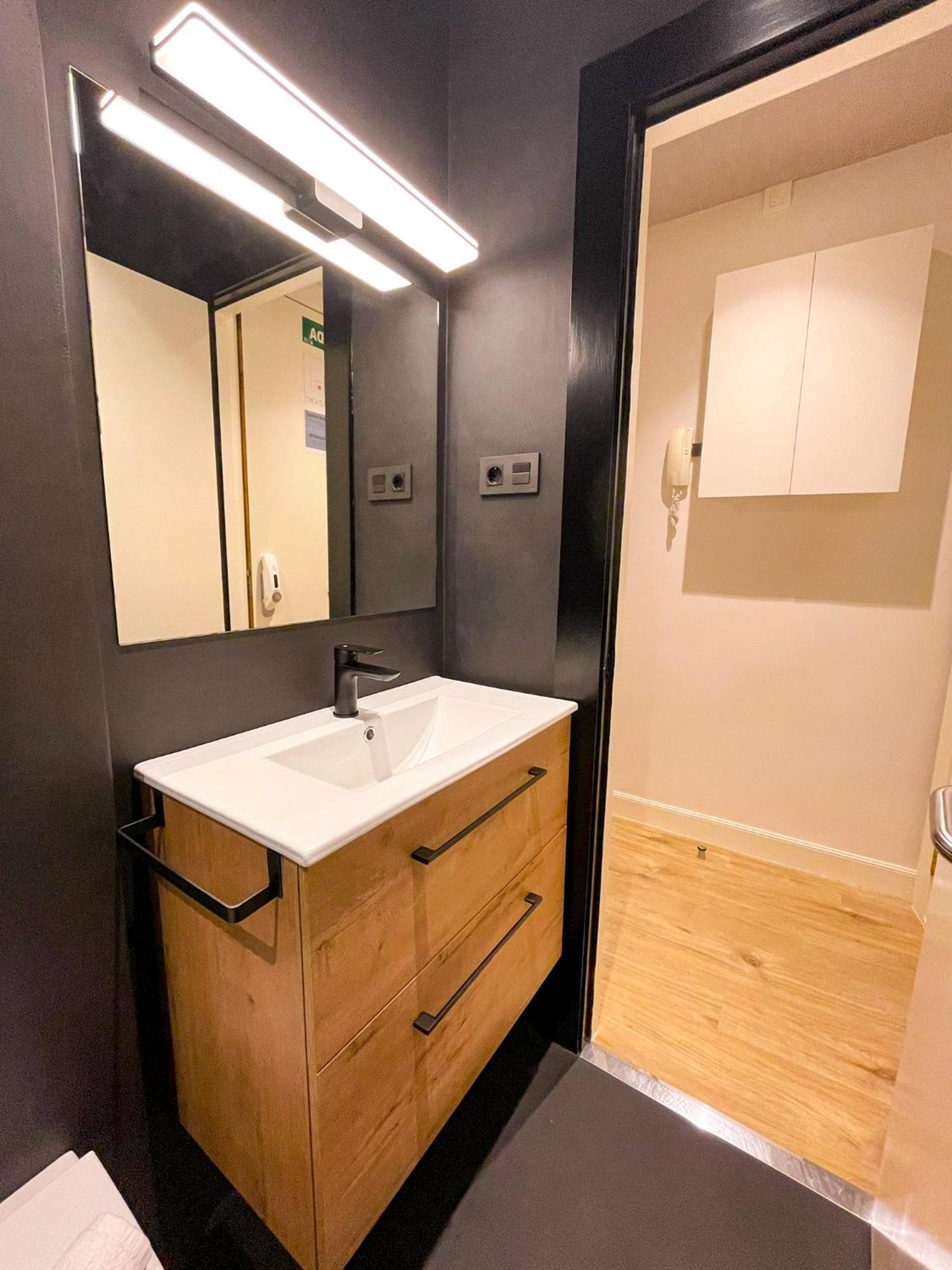 Vivienda Turistica En Bilbao La Vieja Con Wifi Y Parking Lägenhet Exteriör bild